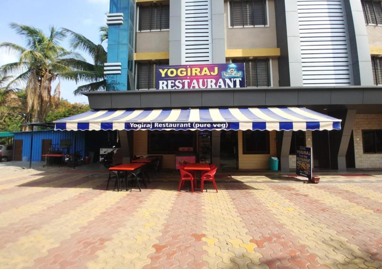 Hotel Yogiraj Ширді Екстер'єр фото